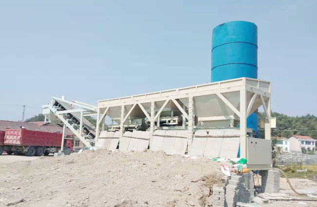 岳陽長(zhǎng)安從我公司訂購的穩(wěn)定土拌合站一體機(jī)投產(chǎn)